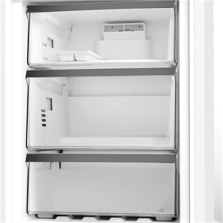 Whirlpool Refrigerator | WHK 26403 XP6E | Energy efficiency class C | Free standing | Combi | Height
