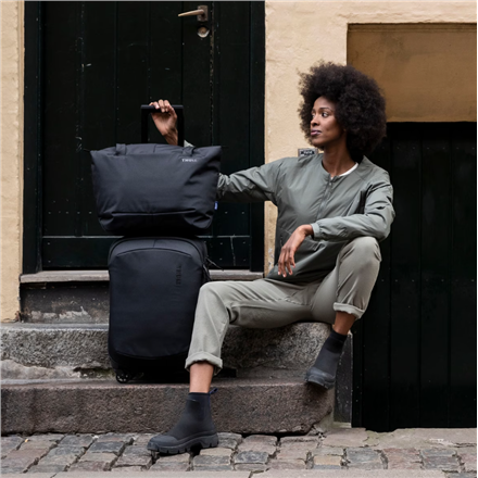 Thule Subterra 2 | Tote | Black | 10.9-16 "