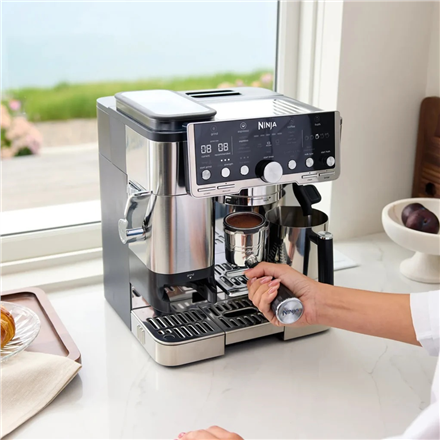 NINJA | Coffee Maker | ES701EU Luxe Café Pro | Pump pressure 9 bar | Built-in milk frother | Ground 