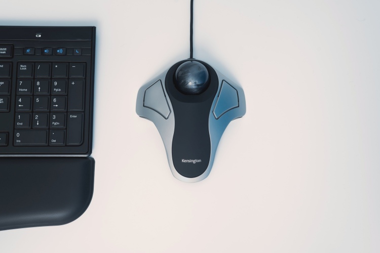 Pelė su rutuliniu manipuliatoriumi Kensington Orbi Wired Trackball Optical