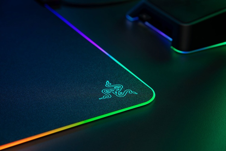 Žaidimų pelės kilimėlis Razer Firefly V2 - Chroma RGB Lighting, Juoda