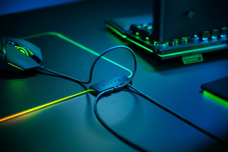 Žaidimų pelės kilimėlis Razer Firefly V2 - Chroma RGB Lighting, Juoda